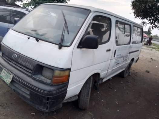 A picture of Toyota hiAce bus Engine sound Gear working perfectly Price 2.7negotiable
