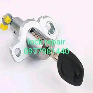 A picture of Key cutting and programming
