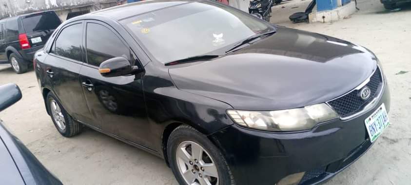 A picture of Very sharp Kia cerato 2010 Engine silent Gear working perfectly
