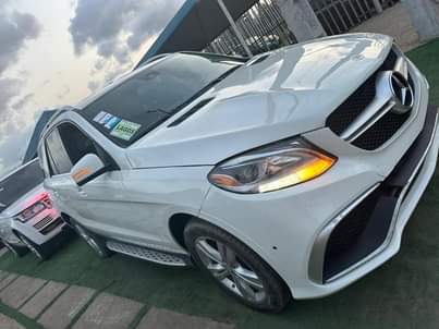 A picture of 2018 Mercedes Benz GLE 350