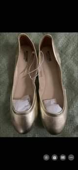 A picture of Ladies pumps