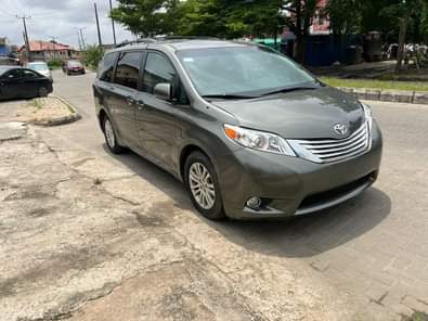 A picture of 2015 Toyota sienna XLE tokunbo Price 14m Location Amuwo odofin