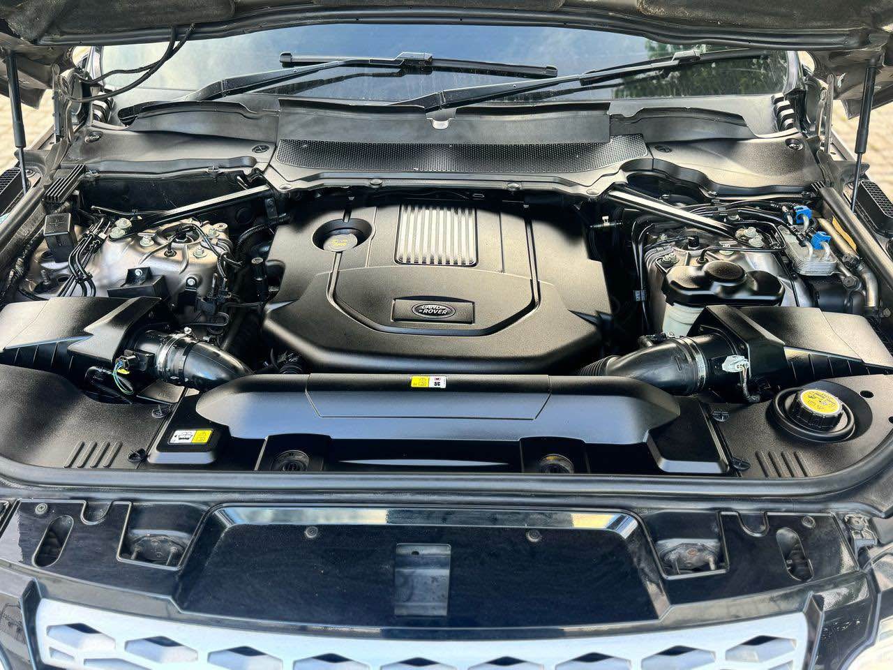 A picture of RANGE ROVER SPORT NEW CONTRACT 0612989162