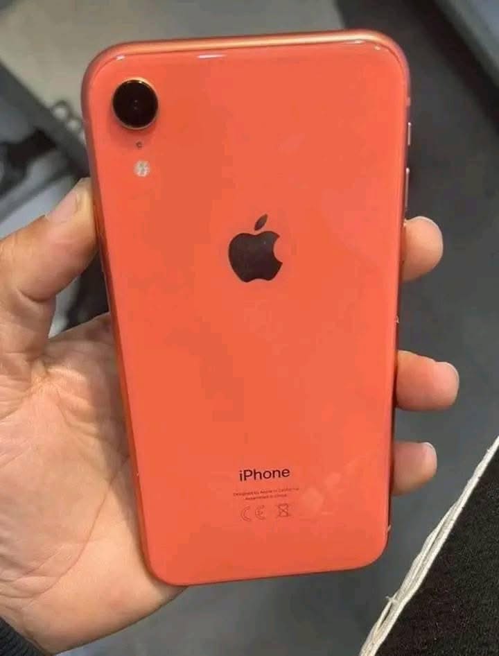 A picture of iPhone XR is available for sale 50k