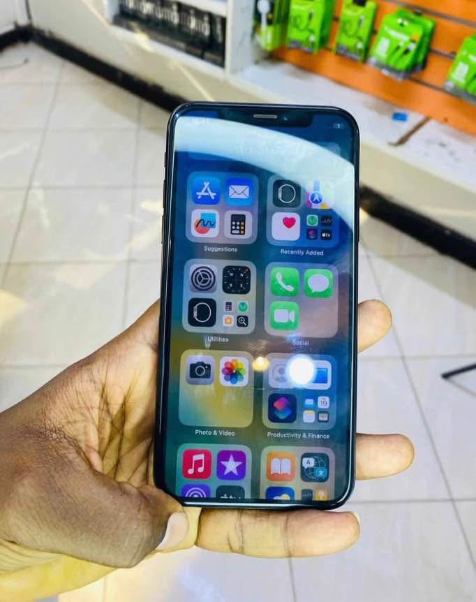 A picture of iphone x