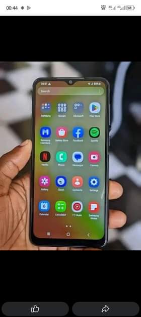 A picture of SAMSUNG GALAXY AO4