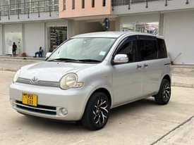 A picture of TOYOTA SIENTA