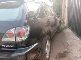 A picture of Super clean pure firstbody pan 2002 Lexus RX 300 everything