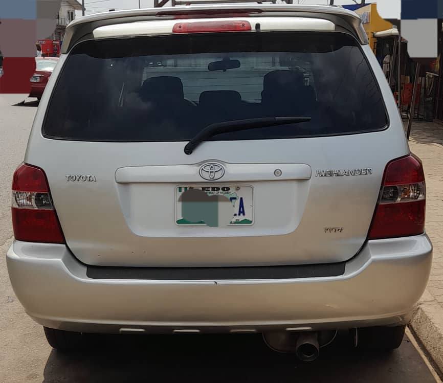 A picture of Toks Standard Registered 2005 Toyota Highlander