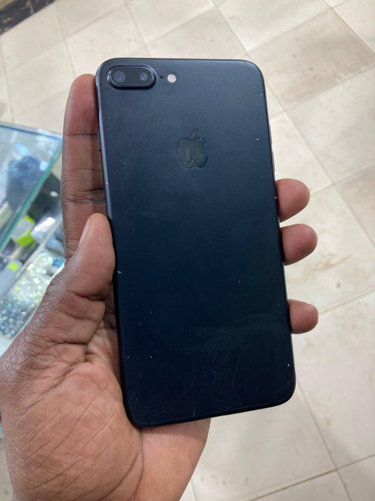 A picture of Used iPHONE 7 32gb AT ONLY 240 000 32GB STORAGE