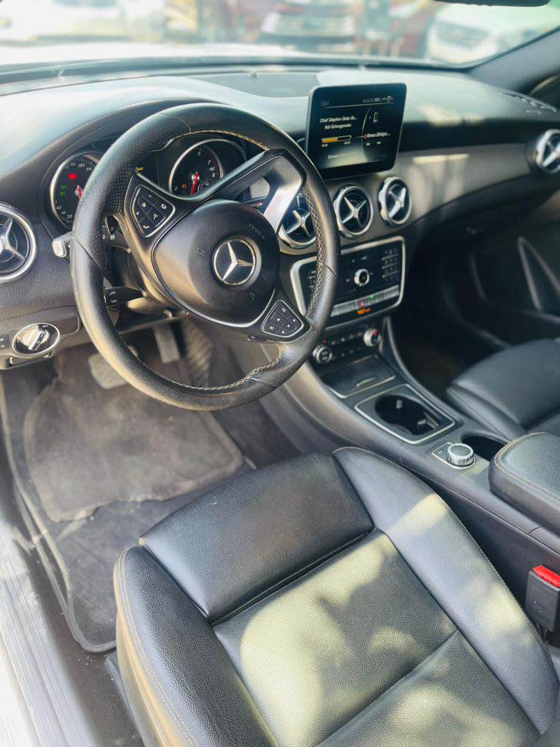 A picture of 2017 MERCEDES BENZ GLA250 4MATIC DIRECT BELGIUM FULL OPTION