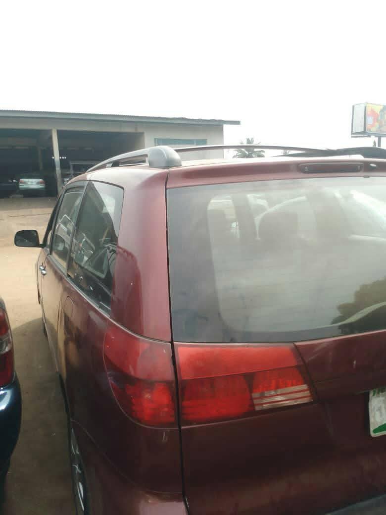A picture of Toyota Sienna 09034045657