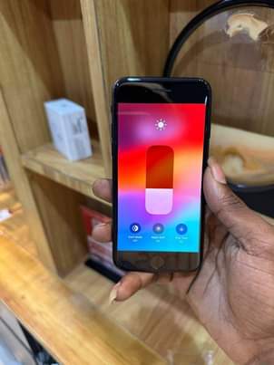 A picture of iPhone SE 2022