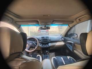 A picture of TOYOTA RAV4