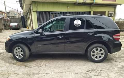 A picture of Super Clean Unregistered Black Mercedes Benz ML350 2006 2007