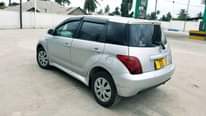 A picture of TOYOTA IST