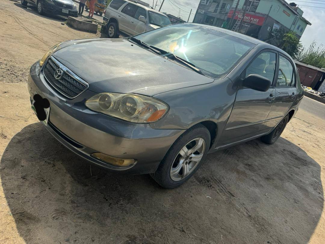 A picture of Toyota Corolla 2004