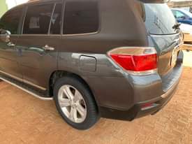A picture of Toyota Highlander 2013