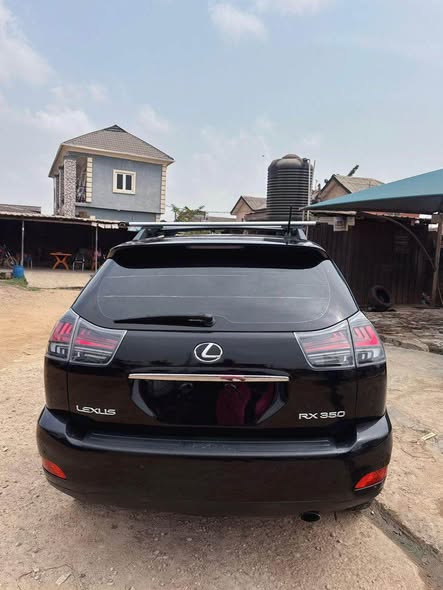 A picture of Toks 08 Rx350 026 entry FULLEST OPTION Very clean interior