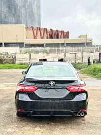 A picture of 2018 Toyota Camry SE