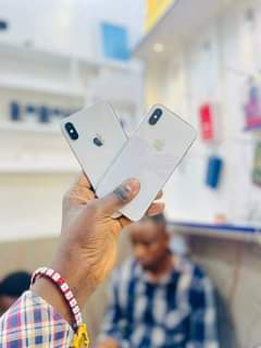 A picture of Iphone X