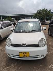 A picture of TOYOTA SIENTA