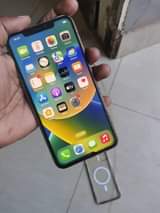 A picture of iPhone 11 Pro Max 512 GBs