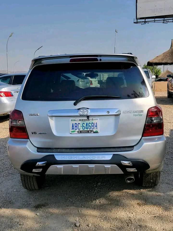 A picture of TOKS STANDARD 2005 TOYOTA HIGHLANDER