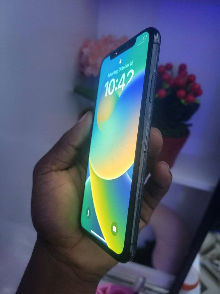 A picture of IPHONE X
