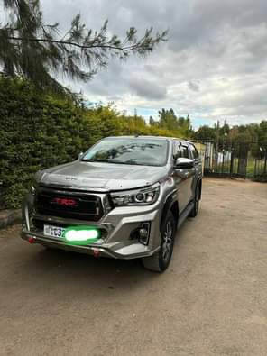used toyota hilux