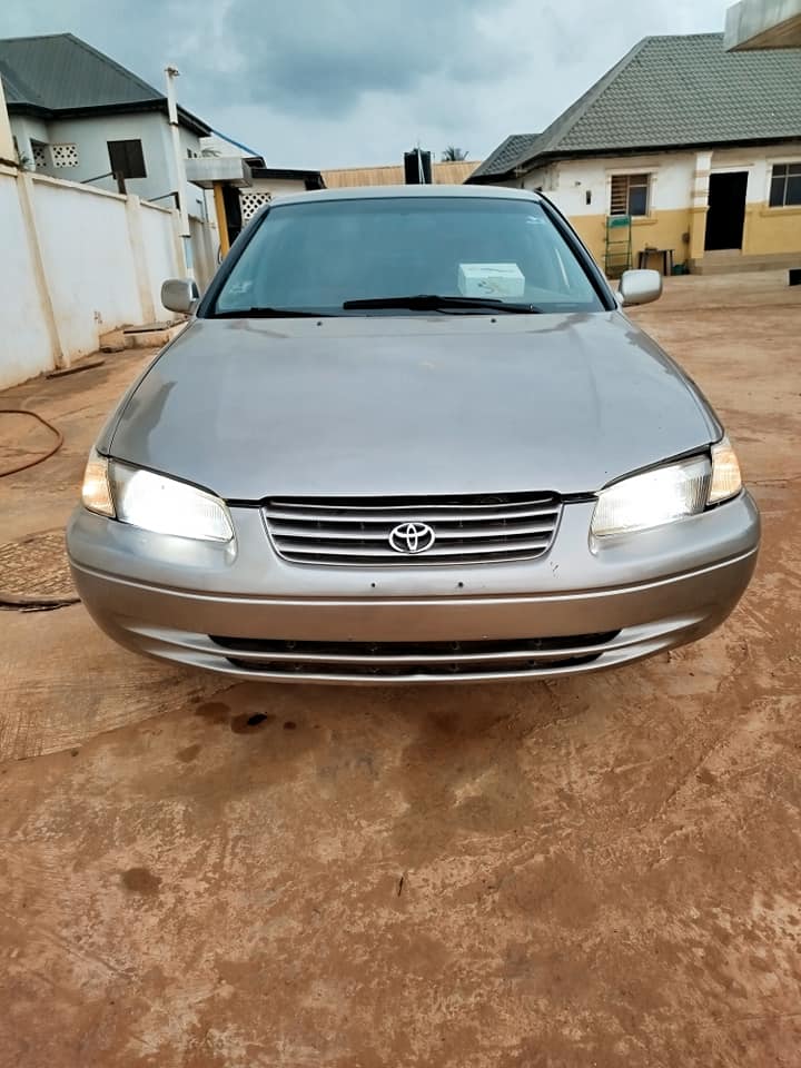 A picture of Tokunbo Standard Toyota Camry 2001