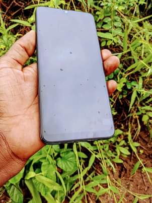 A picture of Samsung Galaxy a70 krek kdg gb128 ram6 net4g
