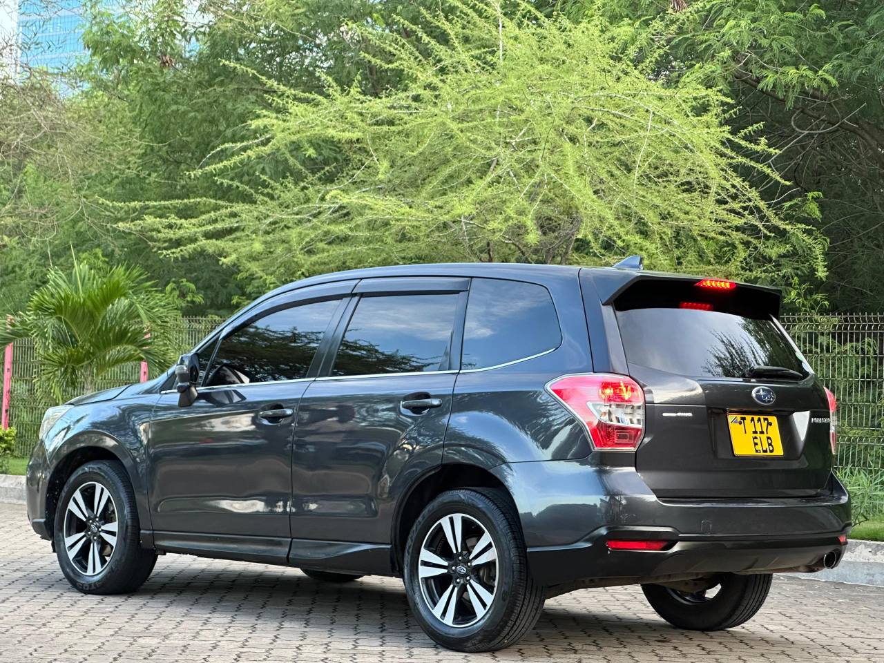 A picture of Subaru forester sj5