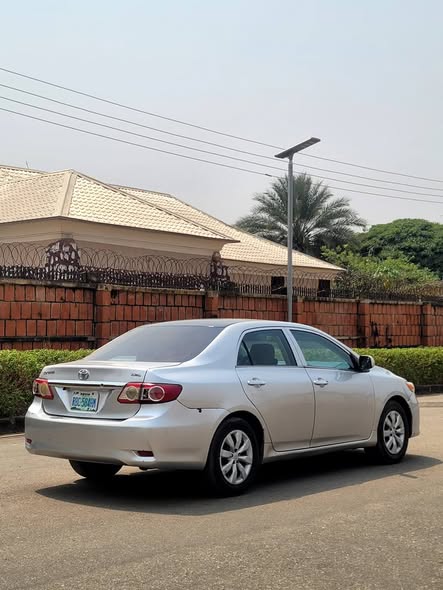 A picture of Belgium standard 2012 Toyota corolla with untampered engine and gear