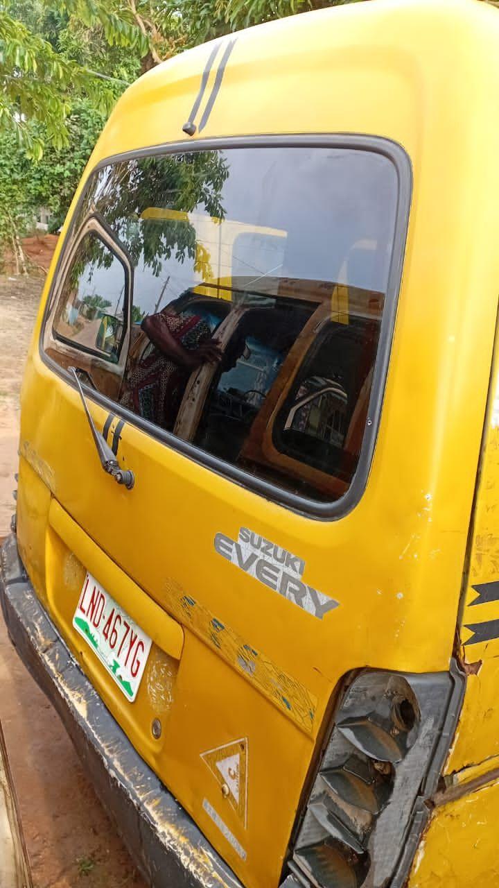 A picture of 2015 Suzuki Every wagon