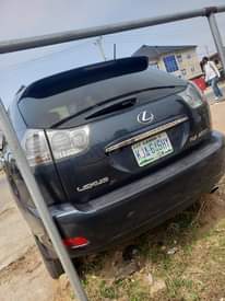 A picture of Lexus RX400