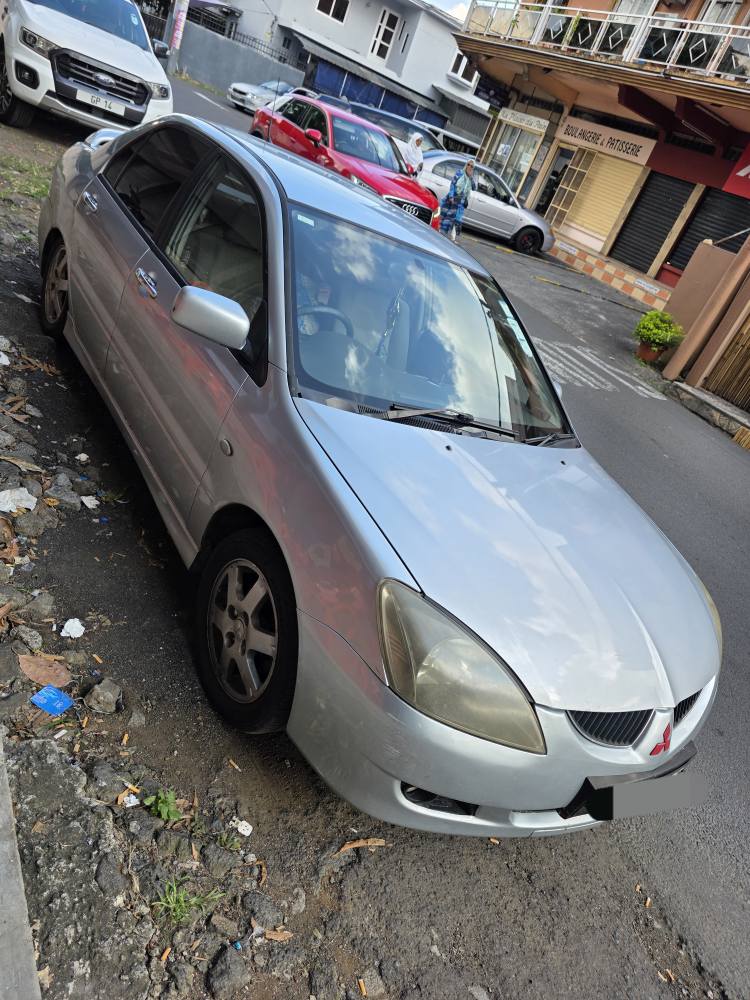 mitsubishi lancer