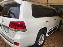 A picture of Land cruiser diesel engine for sale call me on 256751331103