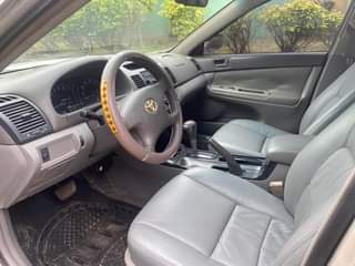 A picture of 2004 TOYOTA CAMRY XLE