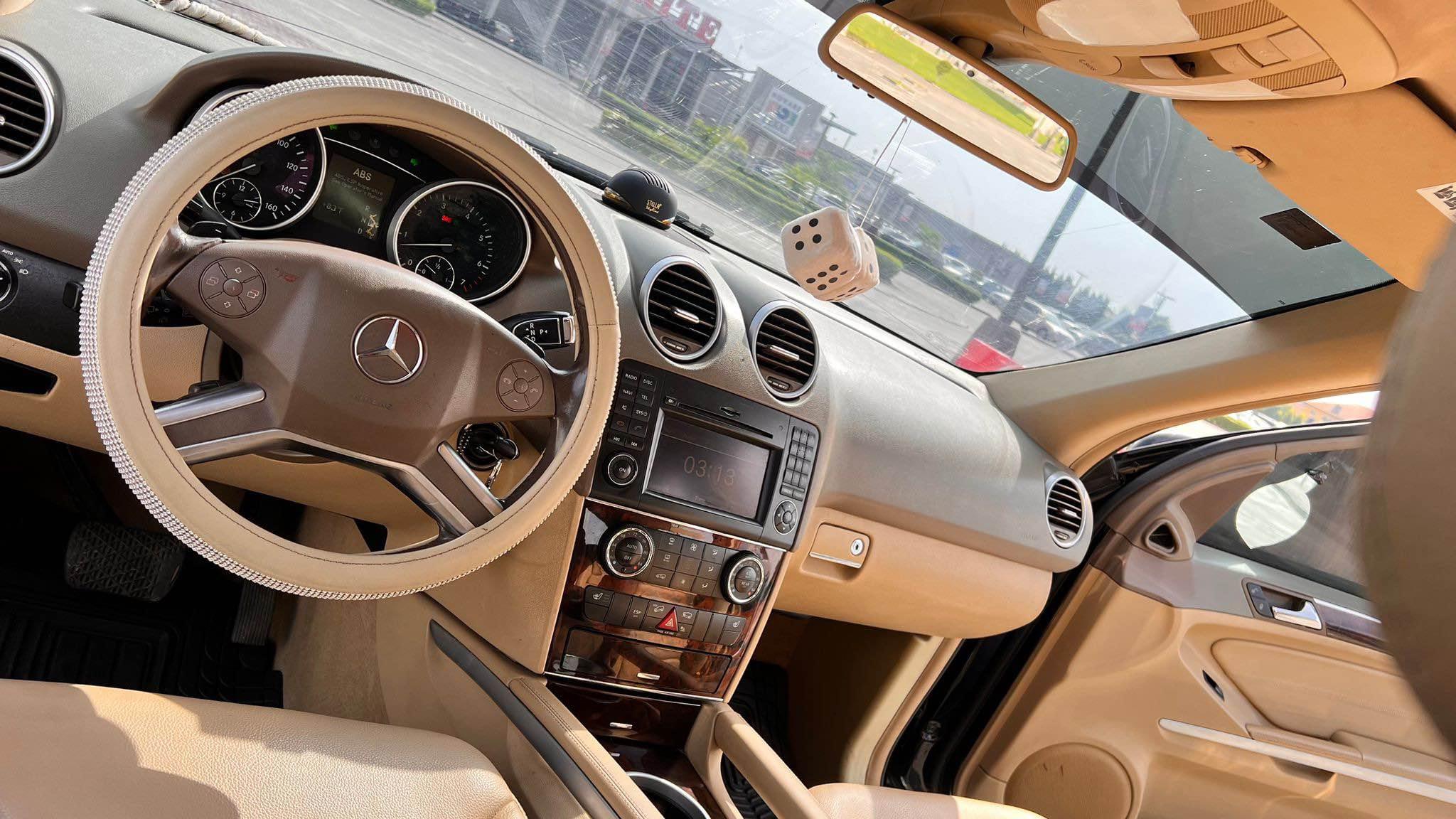 A picture of Ml 350 4matic 2010
