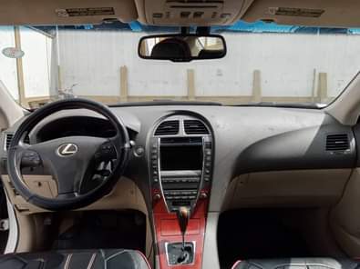 A picture of Distress alert Highest grade Lexus ES 350 Everything is intact