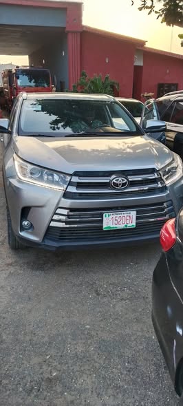 A picture of Foreign used Toyota Highlander 2018 Limited edition Double pano Accident