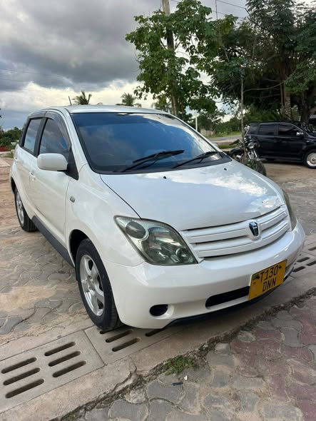 A picture of TOYOTA IST