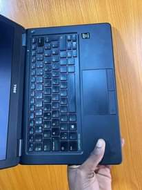 A picture of DELL LATITUDE 7250 Core i5