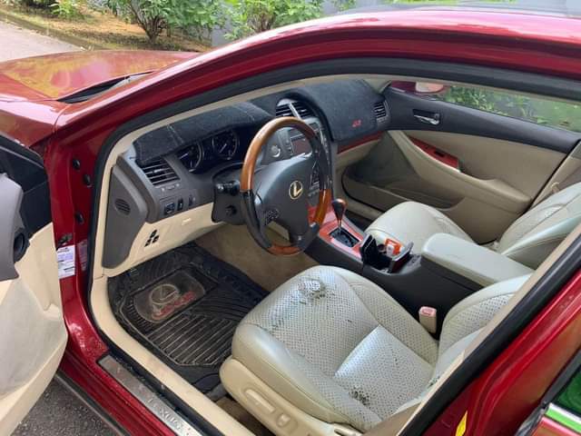 A picture of Lexus es350 2011