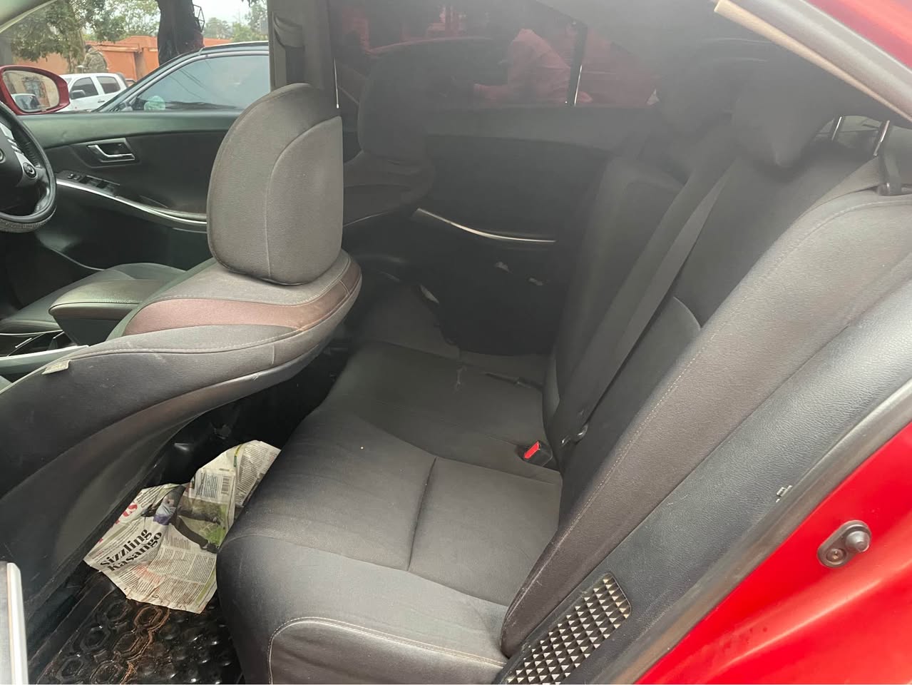 A picture of Toyota sai 2013 model