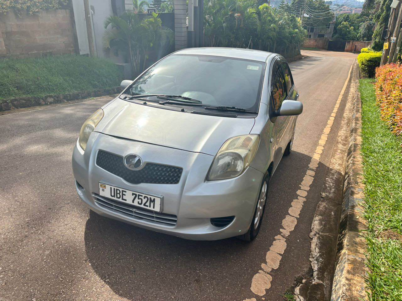 A picture of Toyota vitz 16m