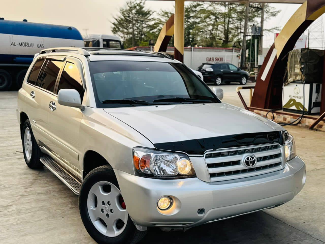 A picture of Super Clean Registered Toyota Highlander 2007