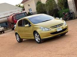 A picture of EXTREMELY CLEAN NIGERIAN USED PEUGEOT 307 NORMAL HAND MANUAL TRANSMISSION