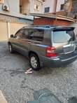 A picture of Toyota highlander 2005 model baked once is very clean and